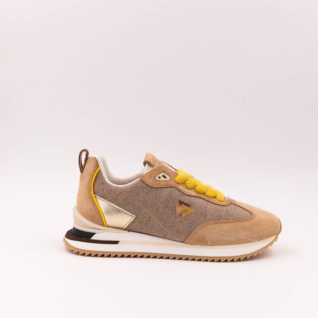 Sneakers από συνδυασμό υλικών LOLA